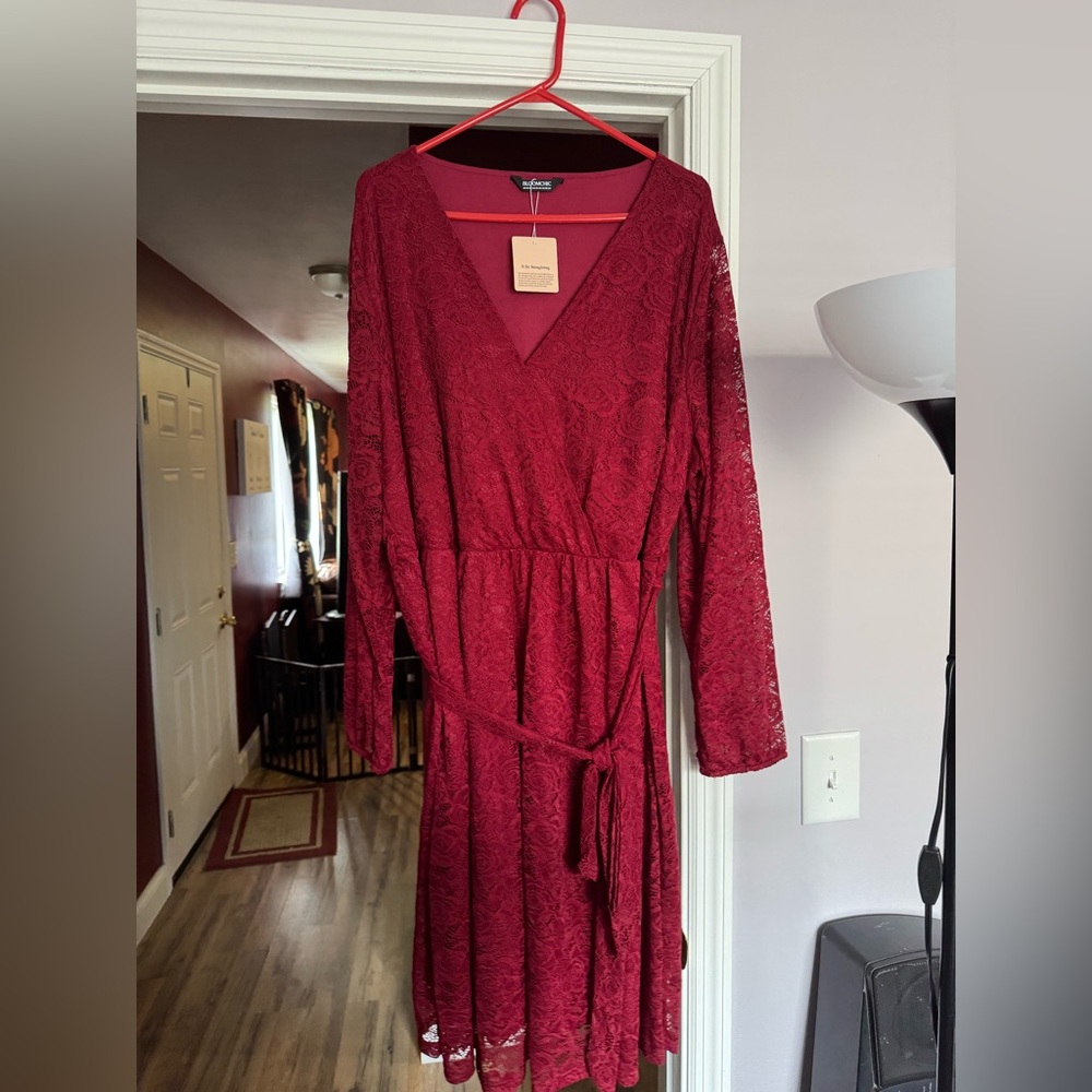 Bloomchic red lace dress